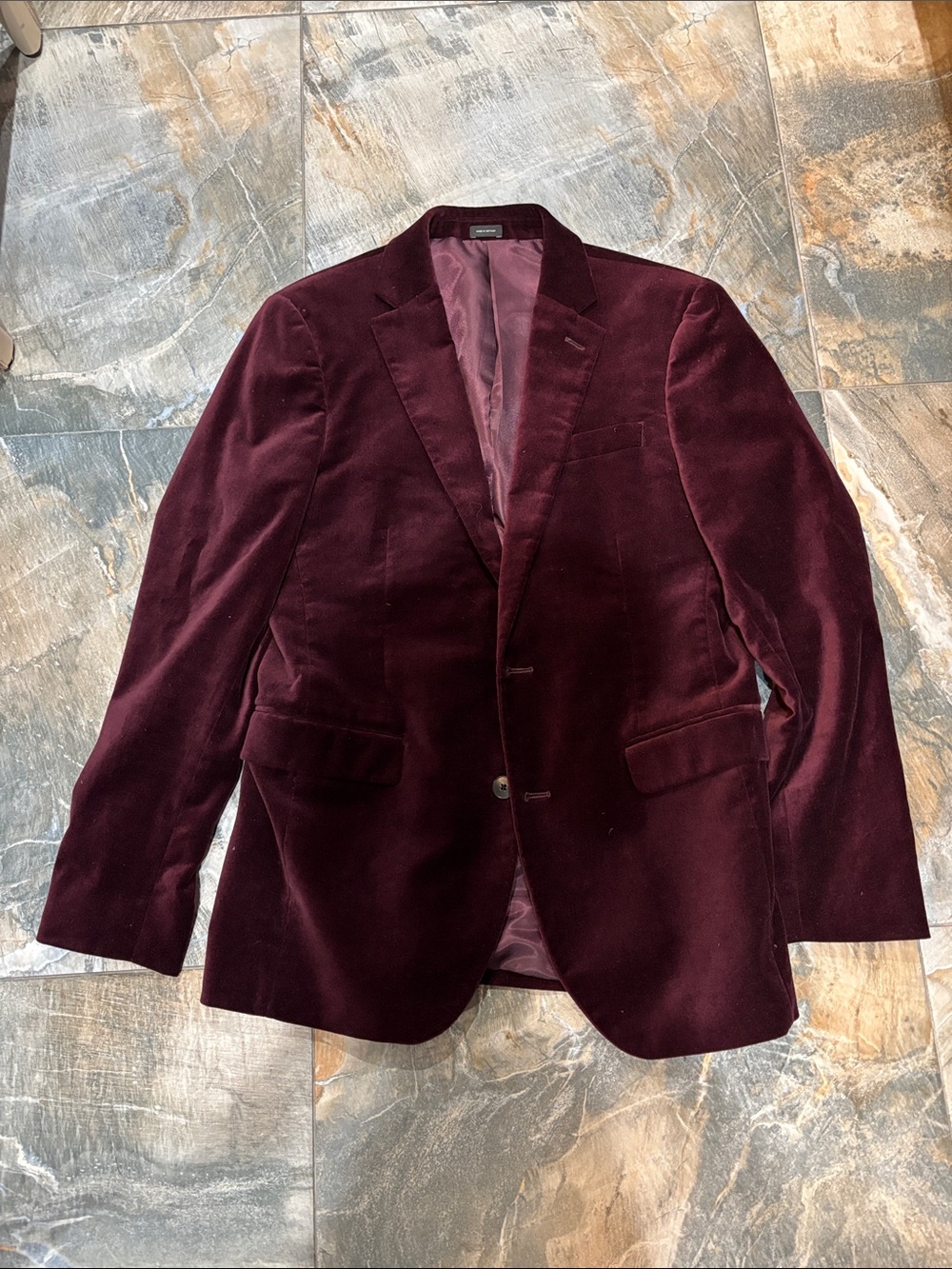 jf j.ferrar Men's Velvet Sport Coat in Deep Burgundy